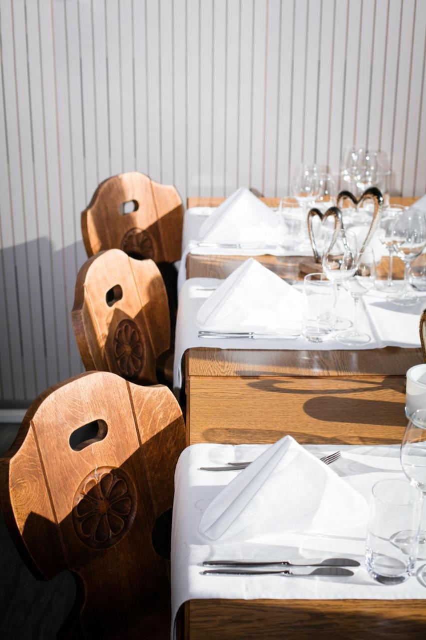 Hotel-Restaurant Ronalp Burchen ภายนอก รูปภาพ