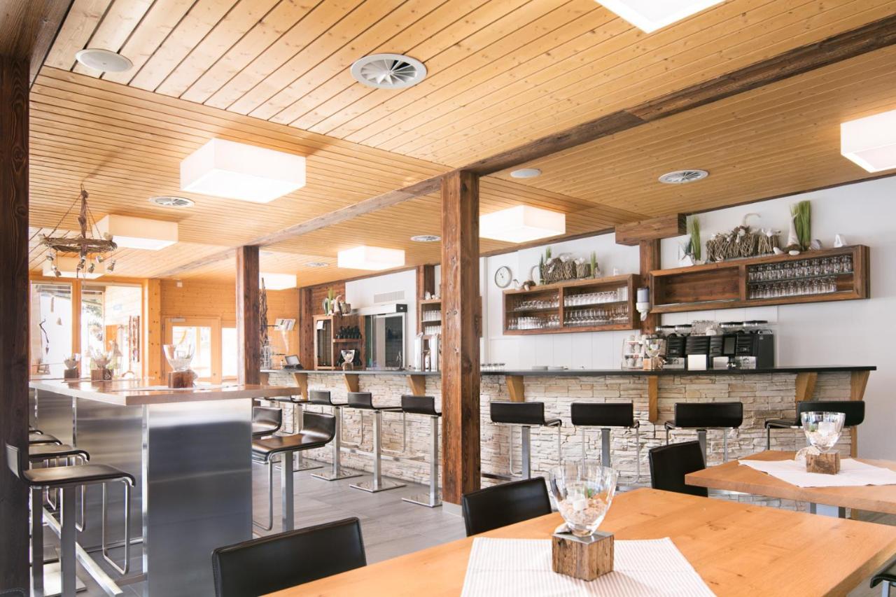 Hotel-Restaurant Ronalp Burchen ภายนอก รูปภาพ