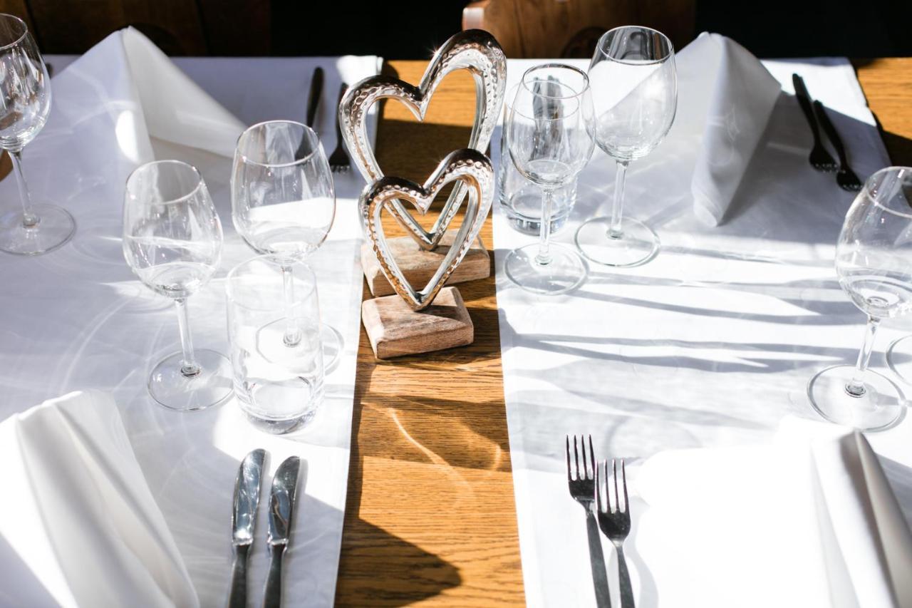 Hotel-Restaurant Ronalp Burchen ภายนอก รูปภาพ