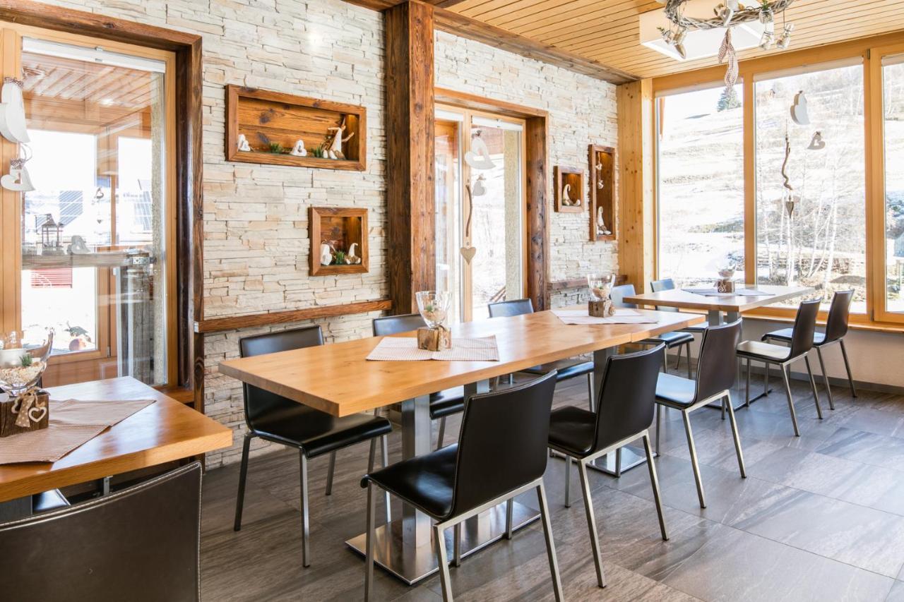 Hotel-Restaurant Ronalp Burchen ภายนอก รูปภาพ